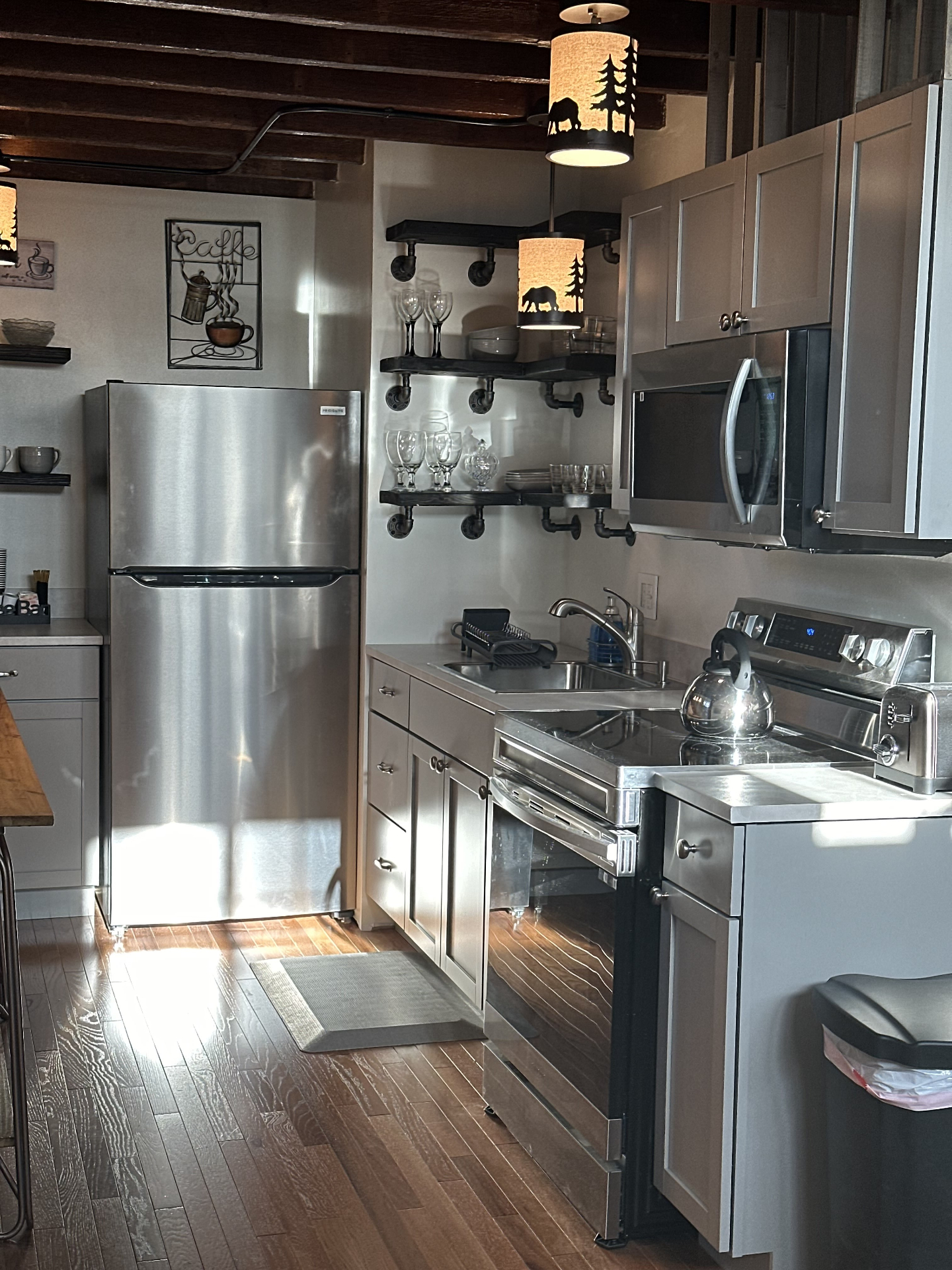 Stainless & shaker basement kitchen